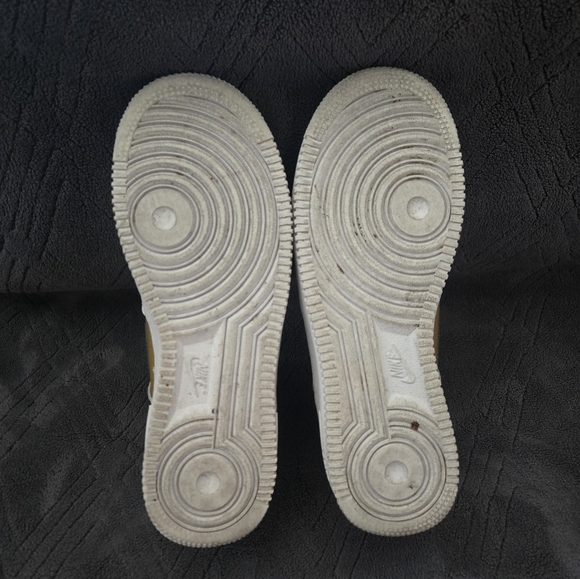 Nike Air Force Low LV8 GS Shoes Youth Sz 6.5Y Casual Sneakers White Gold Floral. - Picture 7 of 9